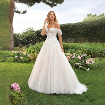 Красива Сватбена рокля с Дантелен Аппликацией, Тюлевыми Бретельками с открити Рамене и влак, Сватбена рокля с Лъскави пайети за Жени 2024