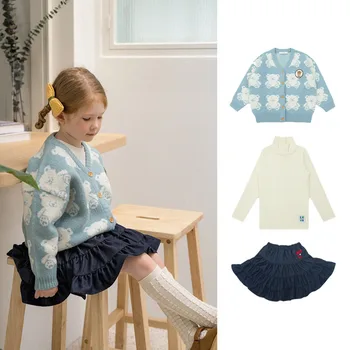 Жилетка за момичета 2023 Есен Нова мультяшная мода Корейската версия вязаного сако за момичета Памучно бюстие за момичета Детски дрехи