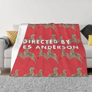 Режисьор Уес Андерсън, одеяло, топли кожени неща, сладък каре, стоки от първа необходимост за стая в общежитието, коледни подаръци, одеала