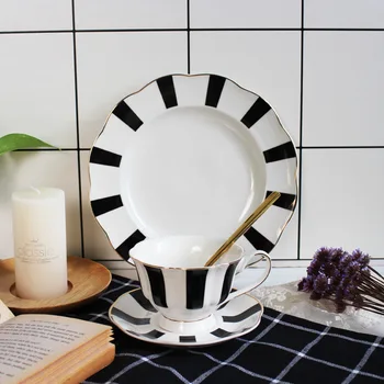 Черно-бяла реколта чиния за закуска Hepburn, керамични съдове в ивица с вълнообразни точките, както и чинии, Обслужващи ястия
